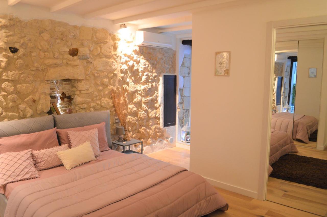 Domu 600 - Suite Mini Appartamento Cagliari Centro Storico Εξωτερικό φωτογραφία