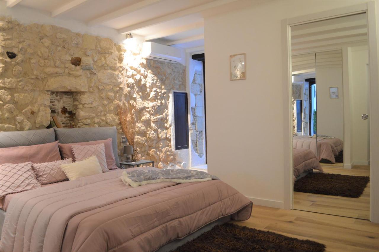 Domu 600 - Suite Mini Appartamento Cagliari Centro Storico Εξωτερικό φωτογραφία