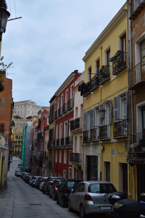 Domu 600 - Suite Mini Appartamento Cagliari Centro Storico Εξωτερικό φωτογραφία